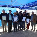 MINISTRO Y ALCALDE ENTREGAN BONOS DE RIEGO A AGRICULTORES DE VALLENAR