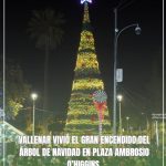VALLENAR VIVIÓ EL GRAN ENCENDIDO DEL ÁRBOL DE NAVIDAD EN PLAZA AMBROSIO OHIGGINS